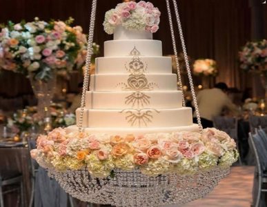 Event Supplies: Suspended Crystal Cake Stand Set